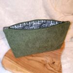 Trousse fond velours vert
